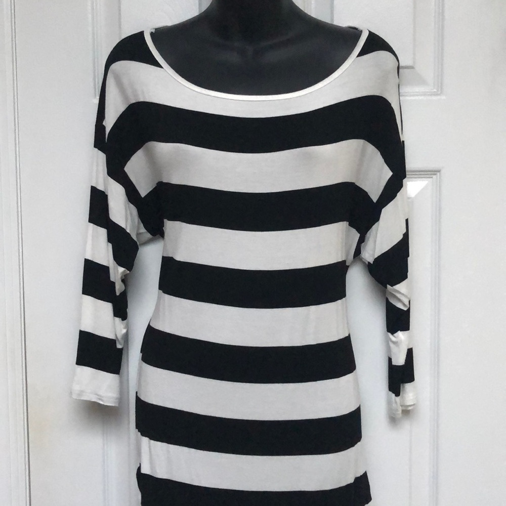 Black & white stripe tunic top